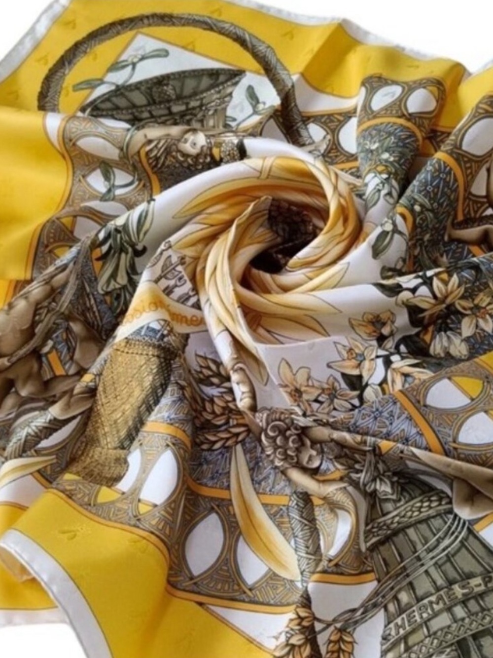 NEW Hermes Amours Bee Sunflower Jacquard Hermes Silk Scarf 1999 Annie Faivre - Picture 2 of 16